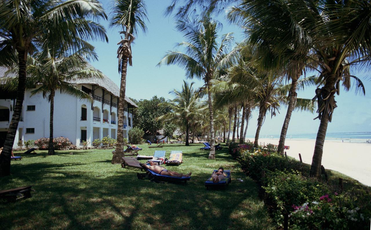 Papillon Lagoon Reef Hotel - visitdiani.com