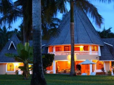 The Ultimate Guide to Diani Beach, Kenya